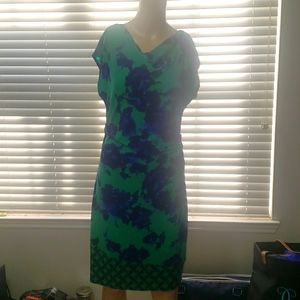 Donna Morgan 8 vivid colored abstract floral ruched sides cowlneck flatter…